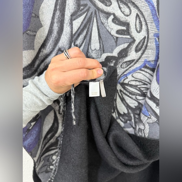 Nordstrom 80" x 27" Large Oblong Scarf Cashmere Graphic Floral Print Fringe - Picture 4 of 9